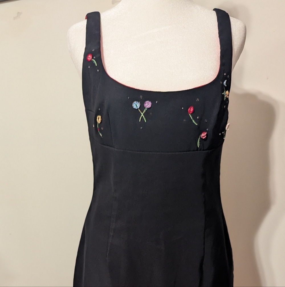 Laundry By Shelli Segal Black Dress with Hot Pink Lining Embroidered Flowers
